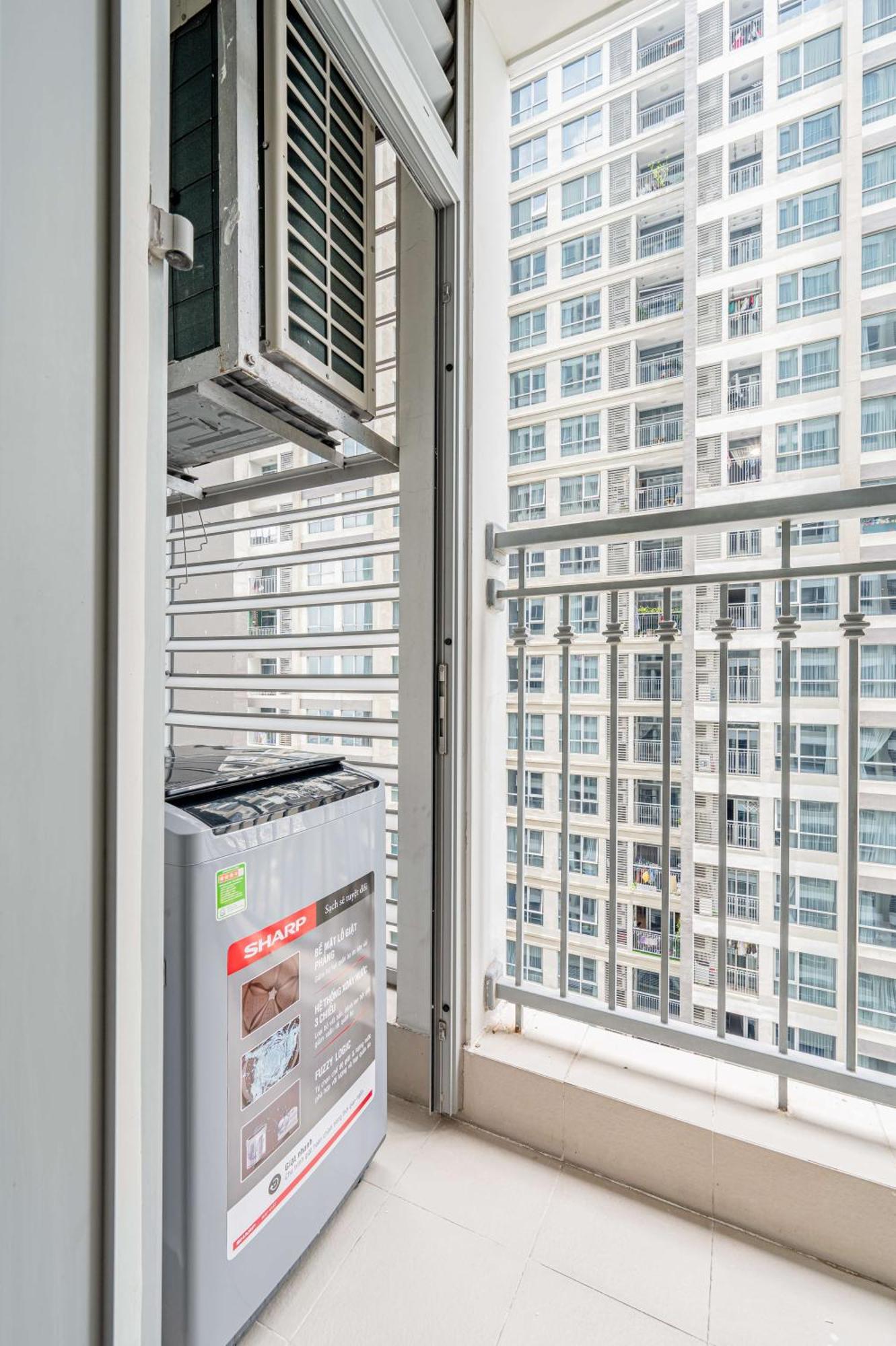 Vinhomes Landmark Serviced Apartment By Cr Concept Apartment